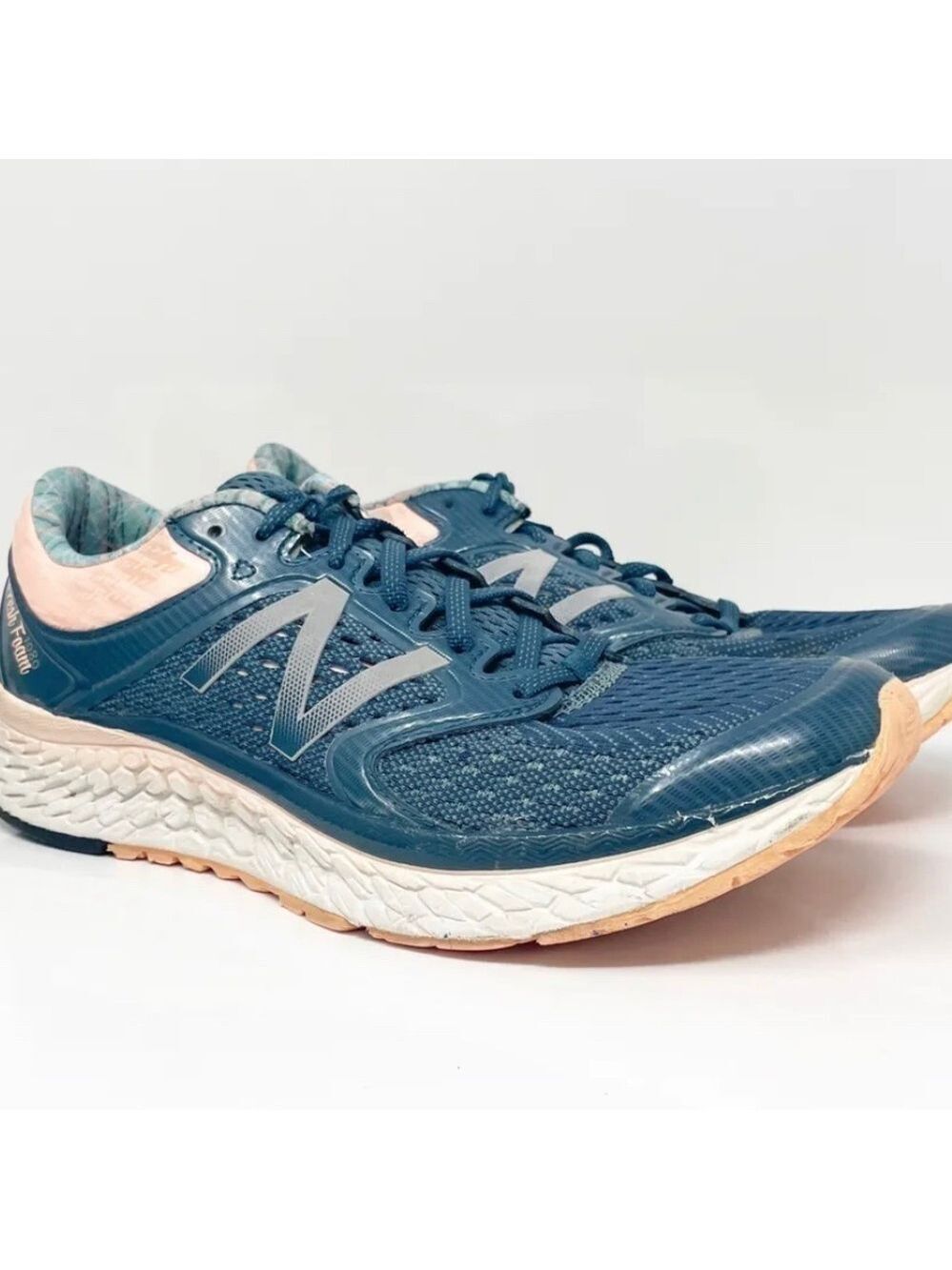 New Balance blue and pink fresh foam lightweight running sneakers size 9